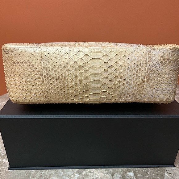AUTHENTIC LIKE NEW LIMITED EDITION CHANEL CLASSIC IRIDESCENT PYTHON DOUBLE FLAP - Picture 9 of 12